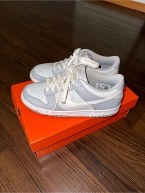Nike Low-Top Sneakers in White and Light Gray